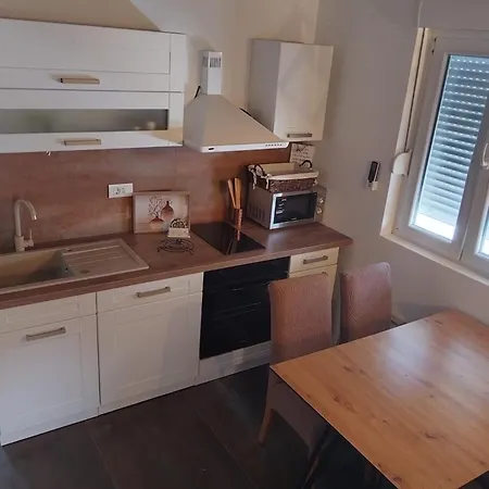 Hasanovic Rukavac Appartement *